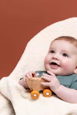 Drewniany samochód autko z silikonowymi kołami - Lis Trixie Baby