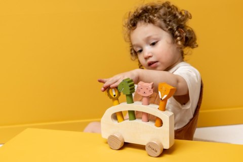 Drewniany autobus ze zwierzątkami pop-up Trixie Baby